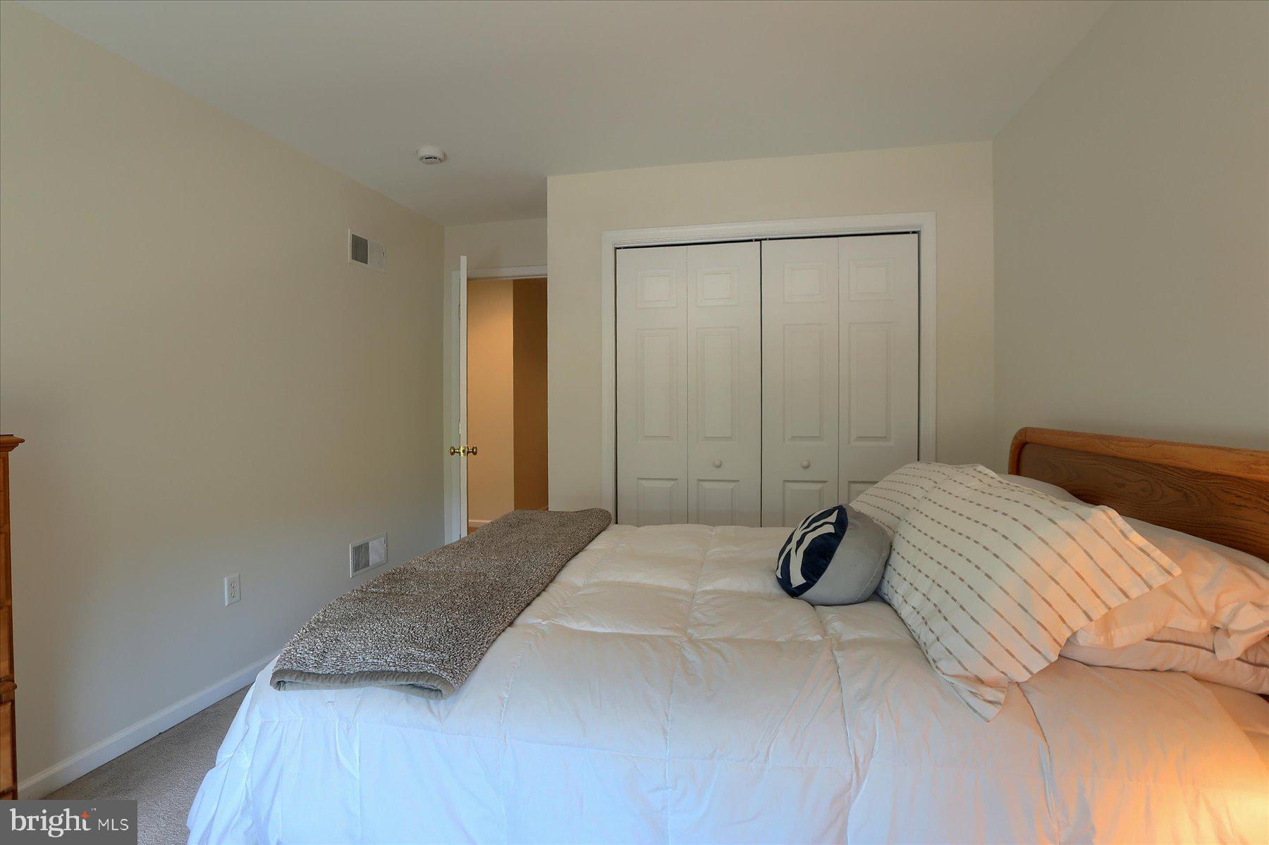 ARMITAGE SQUARE - Residential