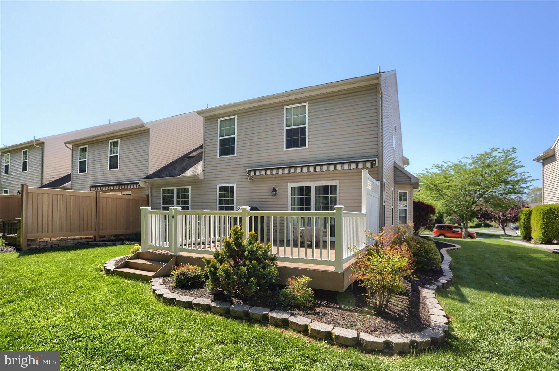 ARMITAGE SQUARE - Residential