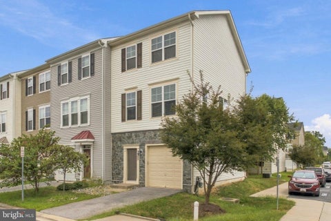 Townhouse For Sale - 7503 Resch Loop<br/> GLEN BURNIE, MD 21061