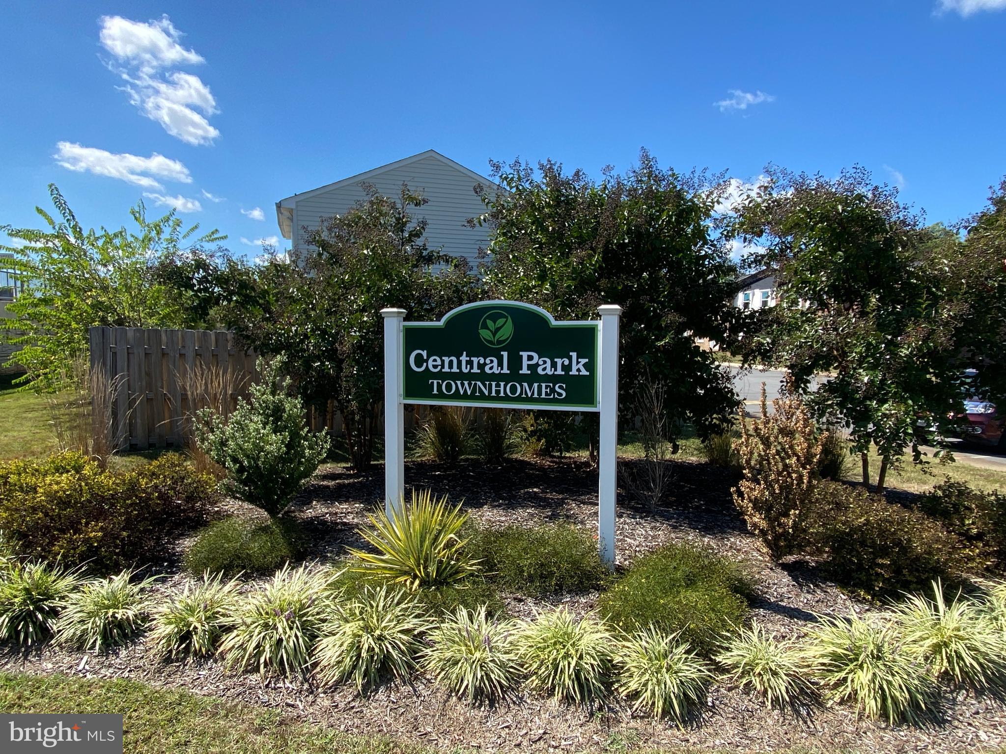 CENTRAL PARK TOWNHOMES - Residential Lease