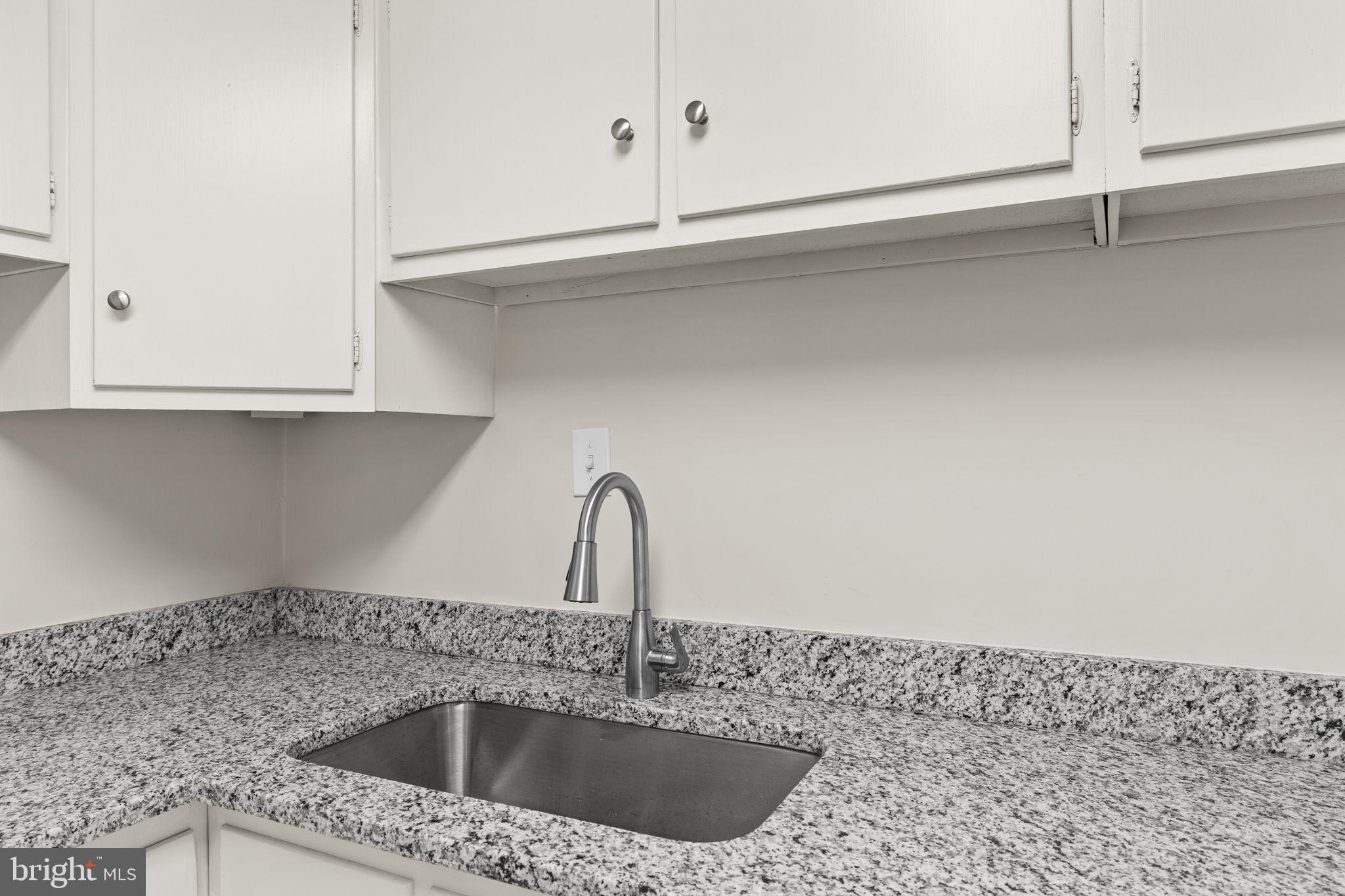 CENTRAL PARK TOWNHOMES - Residential Lease