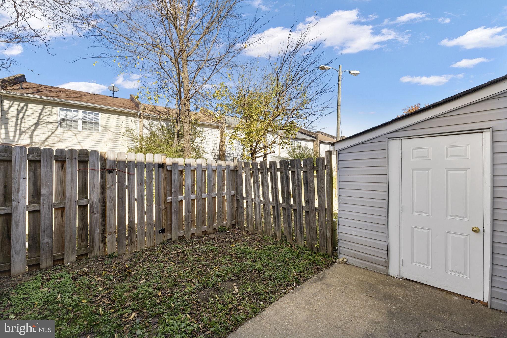 CENTRAL PARK TOWNHOMES - Residential Lease