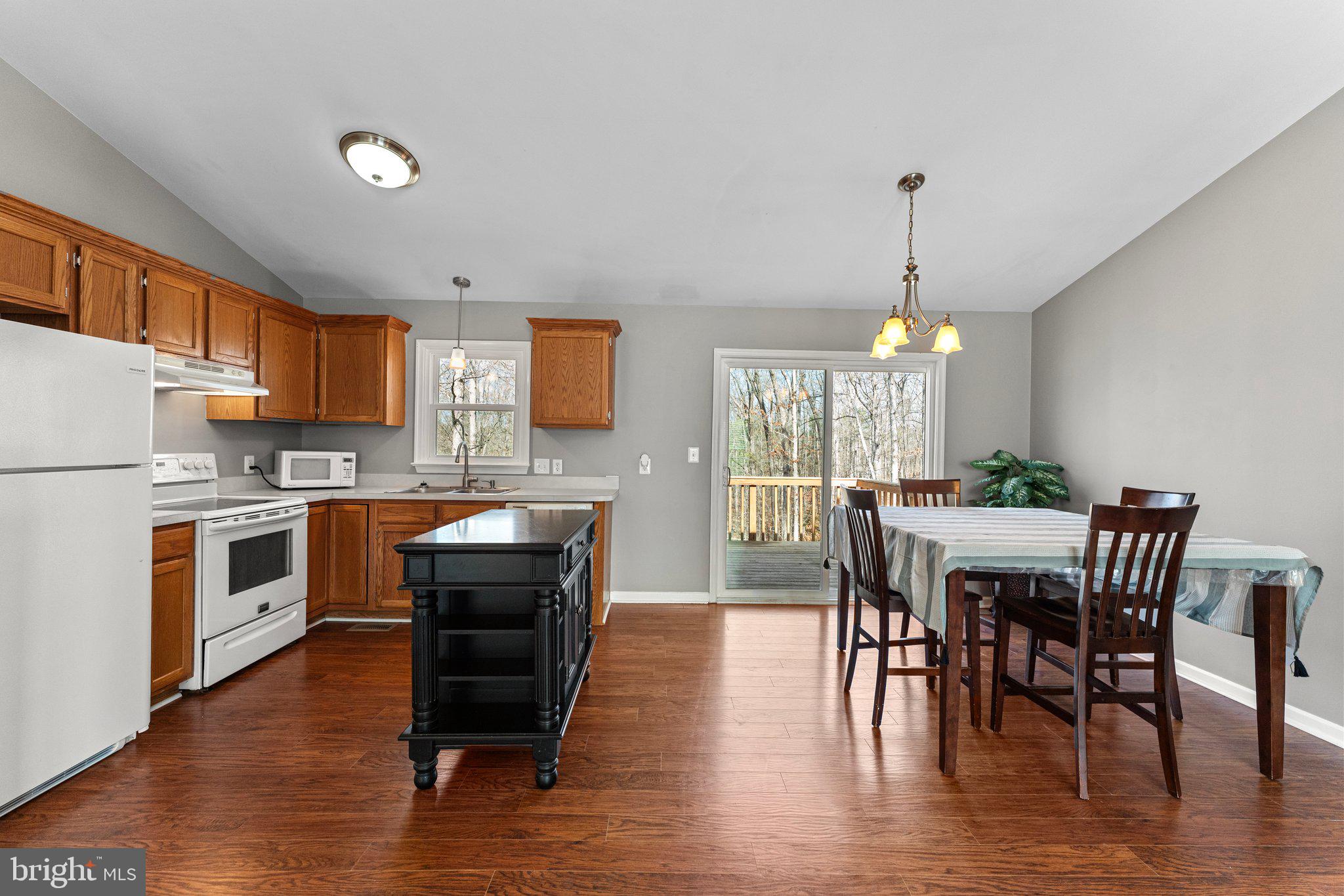 HICKORY RIDGE - Residential