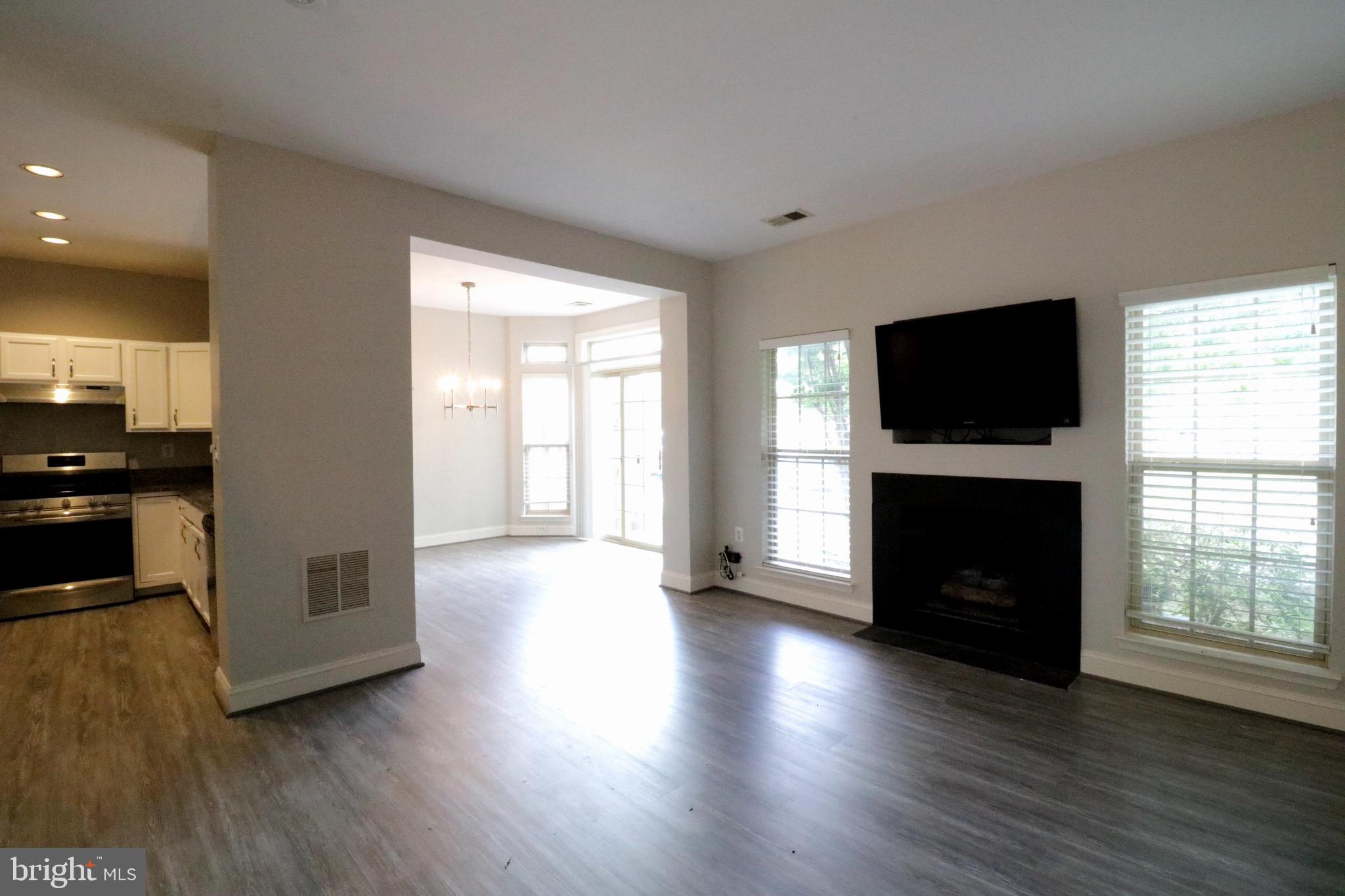 COURTLANDS AT CASCADES - Residential Lease