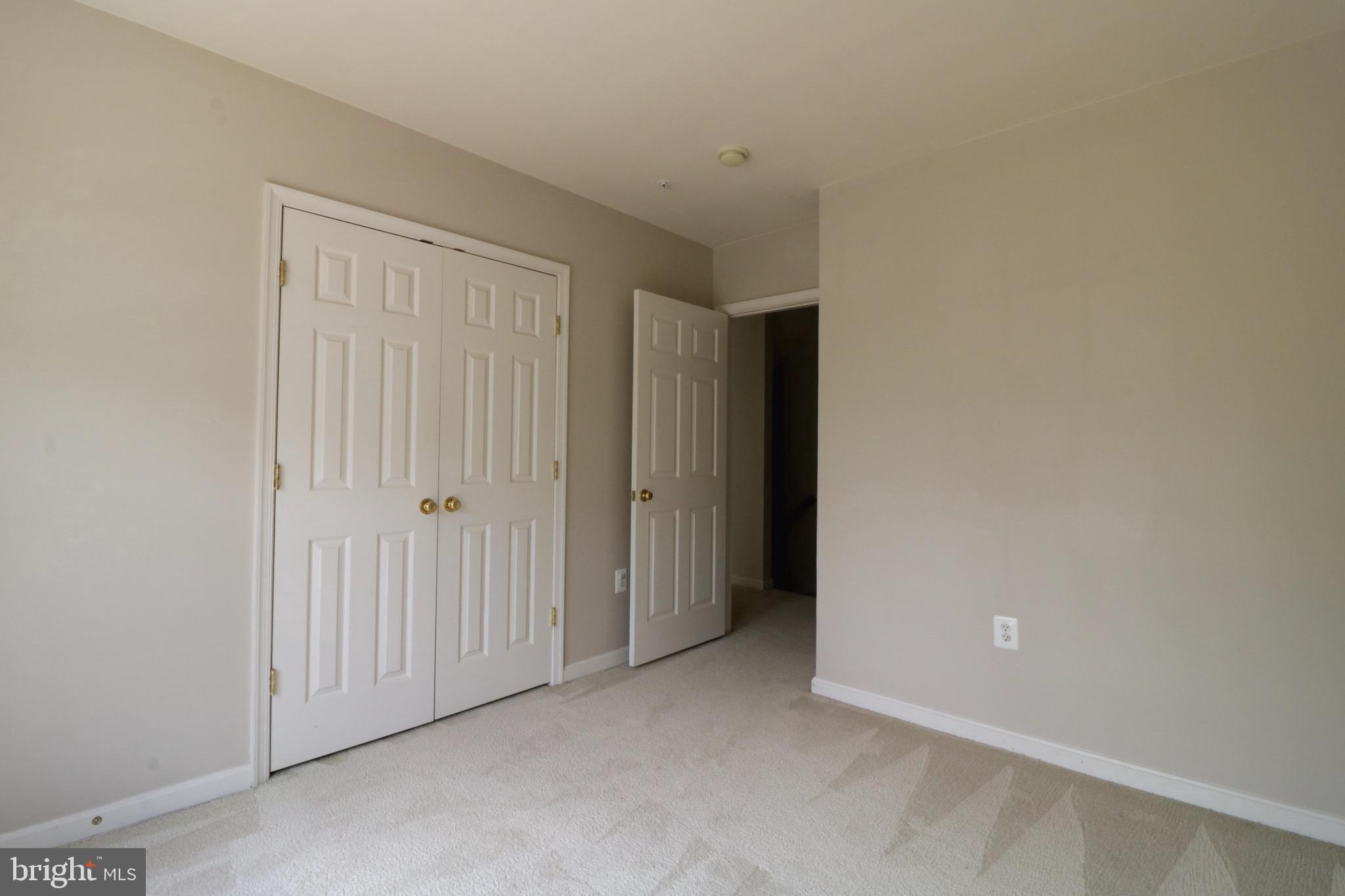 COURTLANDS AT CASCADES - Residential Lease