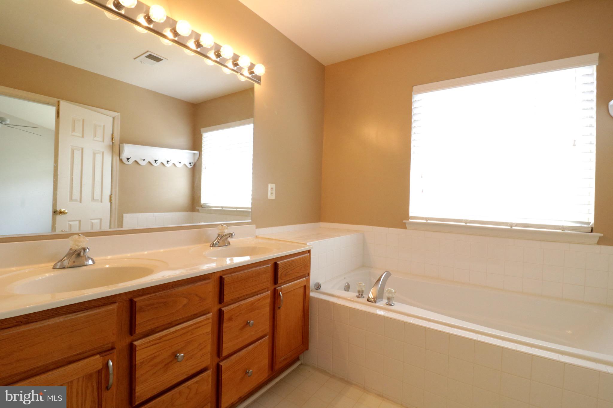 COURTLANDS AT CASCADES - Residential Lease