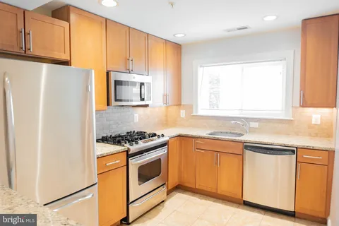 MLS: DCDC2255788