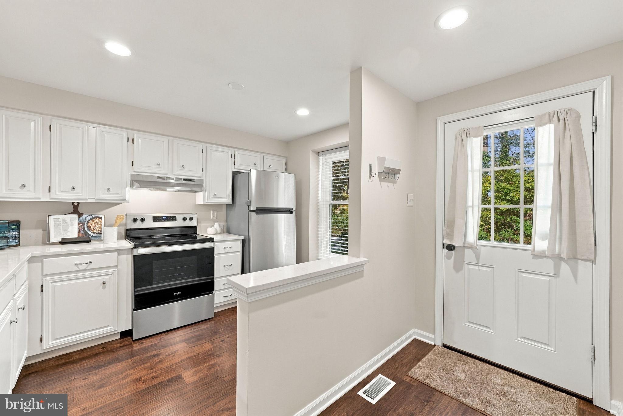 1679 POPLAR GROVE DRIVE