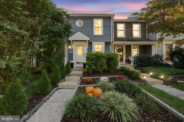 1679 POPLAR GROVE DR, RESTON, VA 20194 - Image ca9ac9e44dc3bf8ddc953b4ddafcdcd0/2566604559