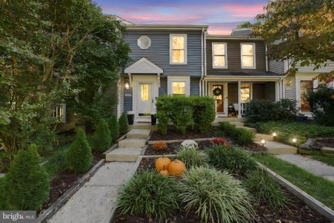 Photo of 1679 Poplar Grove Drive, RESTON, VA 20194 (MLS # VAFX2345988)