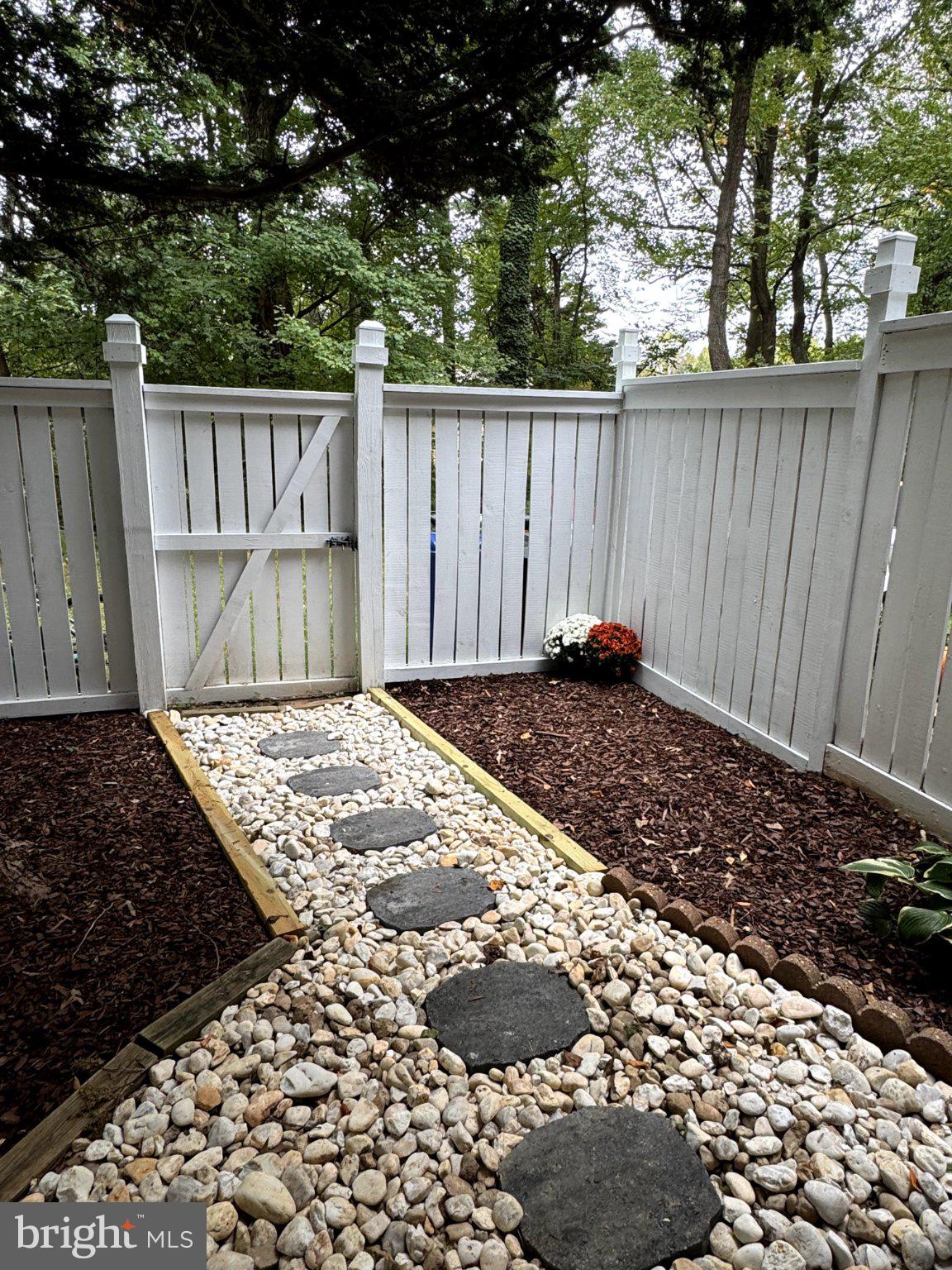 1679 POPLAR GROVE DRIVE
