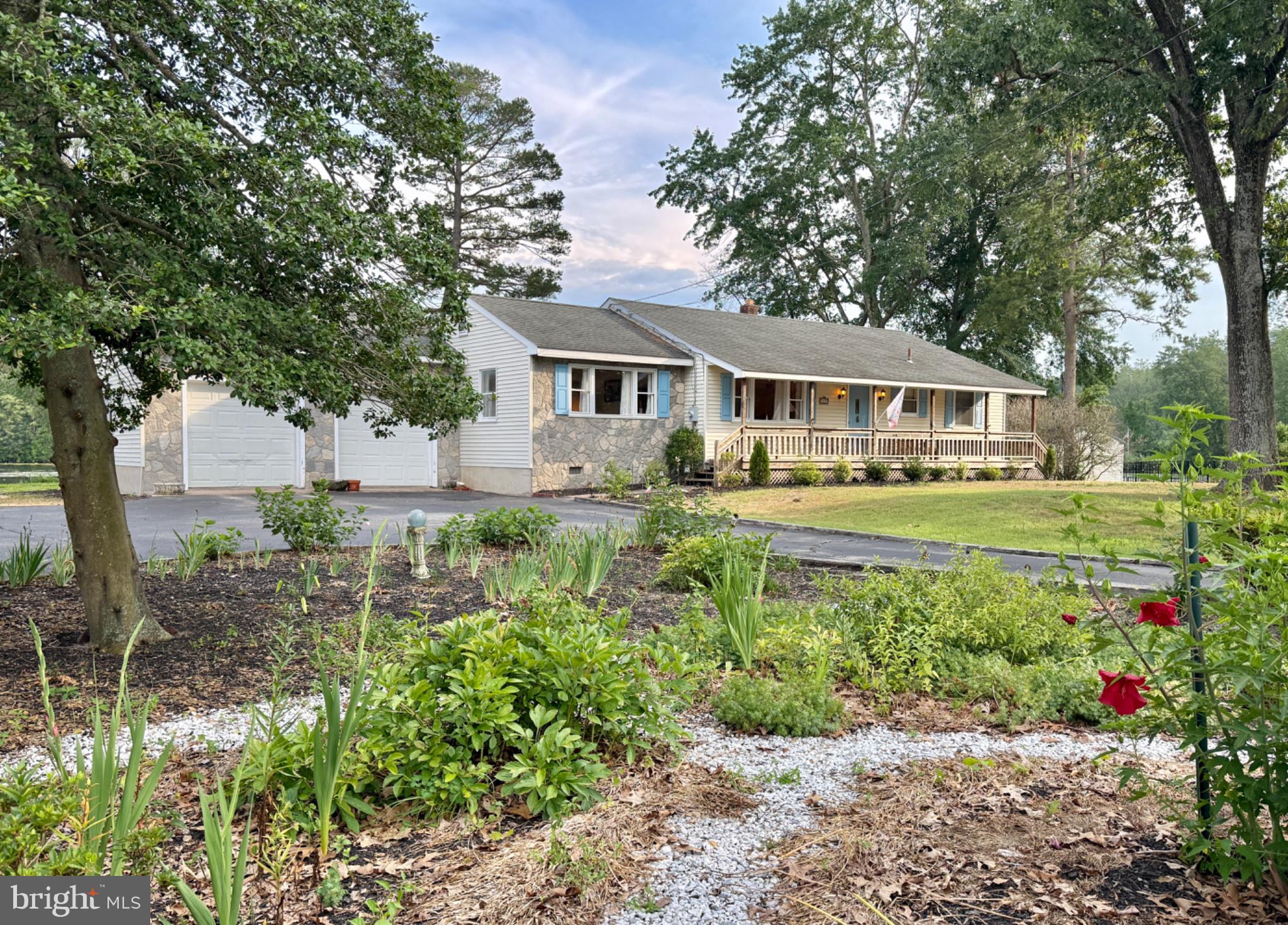119 CEDAR LAKE DRIVE