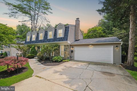 Photo of 10104 Colebrook Avenue, POTOMAC, MD 20854 (MLS # MDMC2183180)