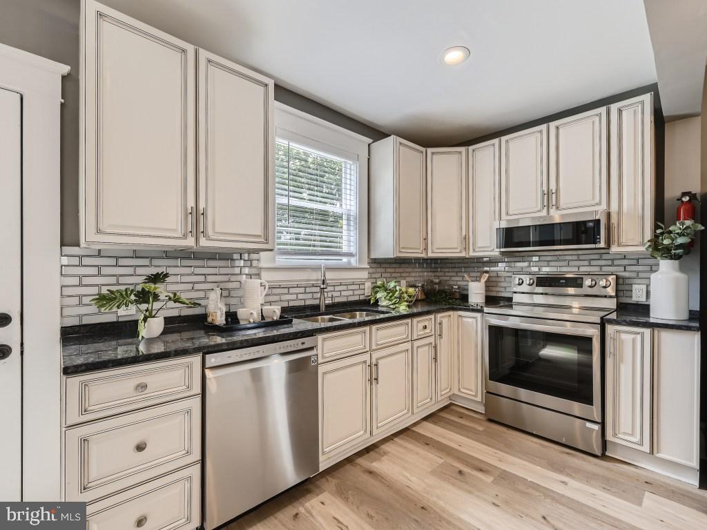 HALETHORPE - Residential Lease