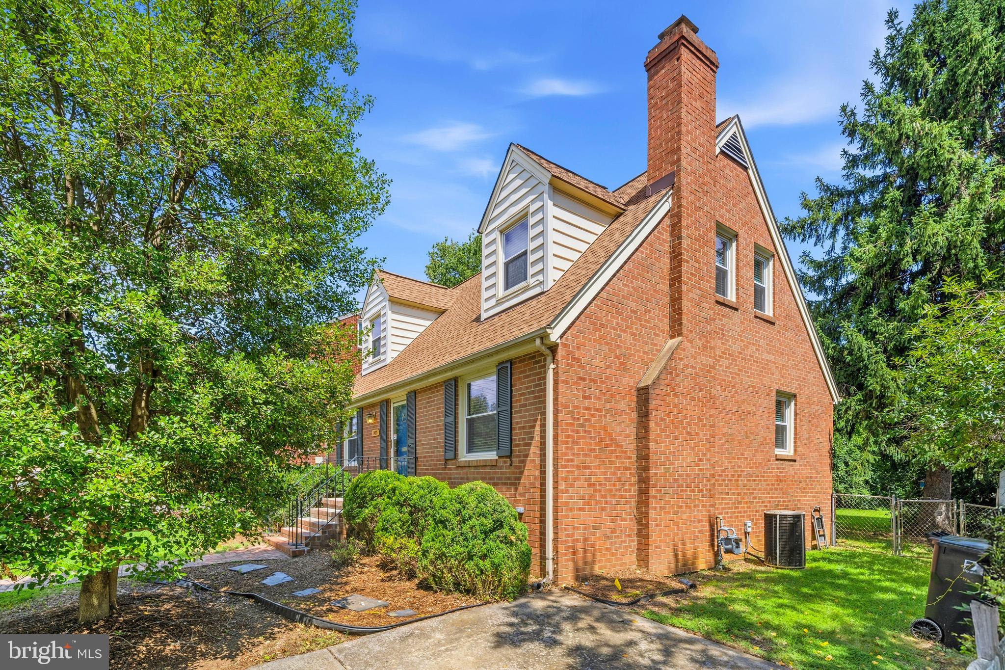 1405 STAFFORD AVENUE