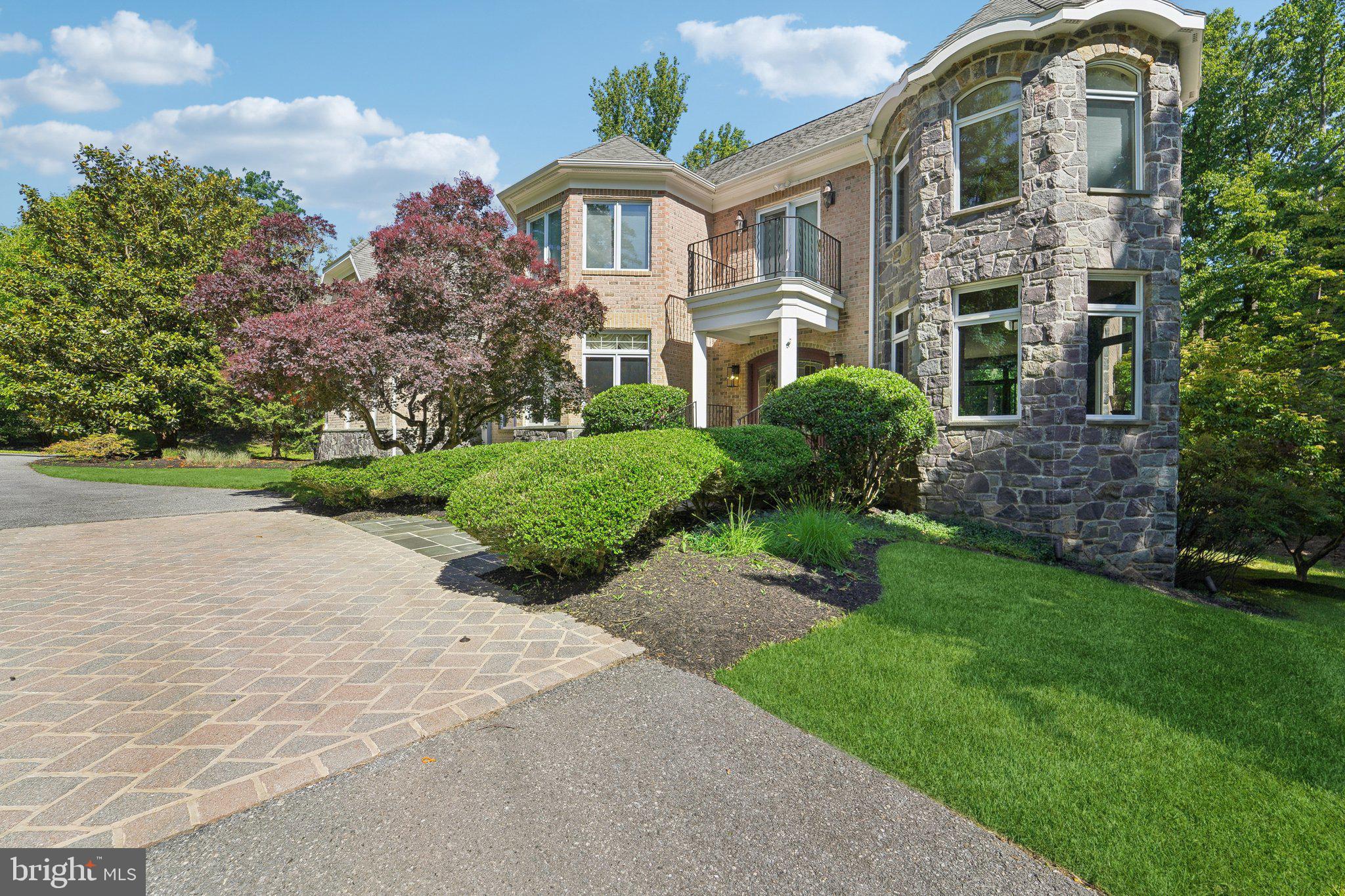 2610 CHESTNUT WOODS COURT