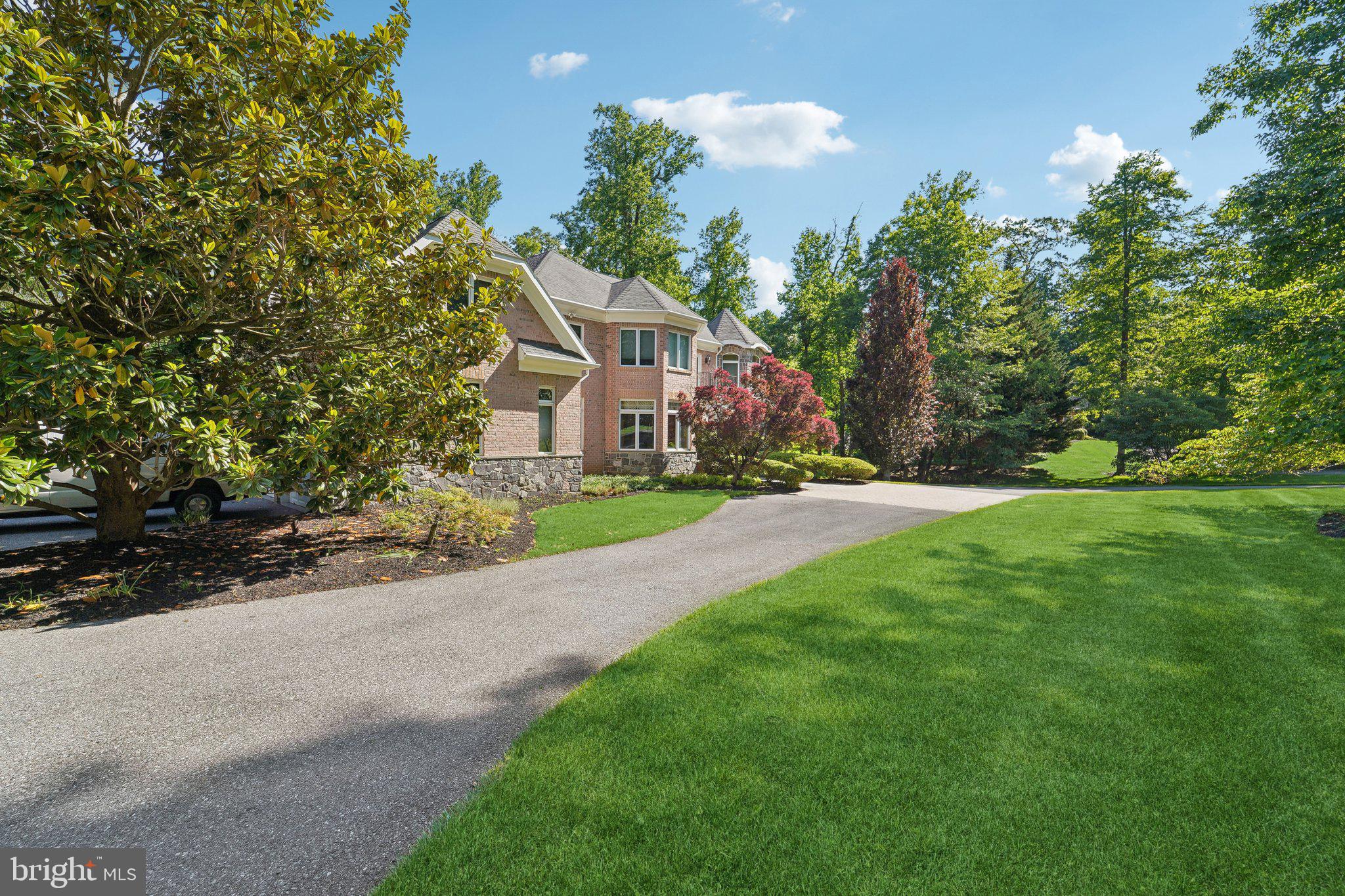 2610 CHESTNUT WOODS COURT