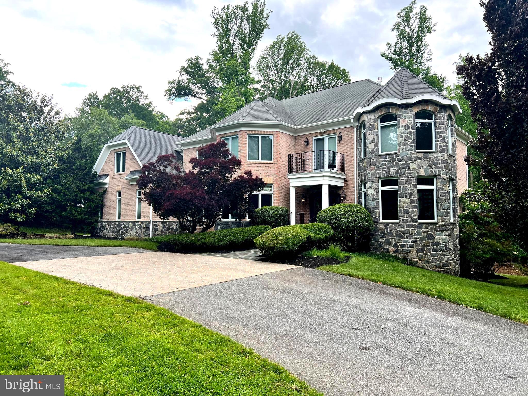 2610 CHESTNUT WOODS COURT
