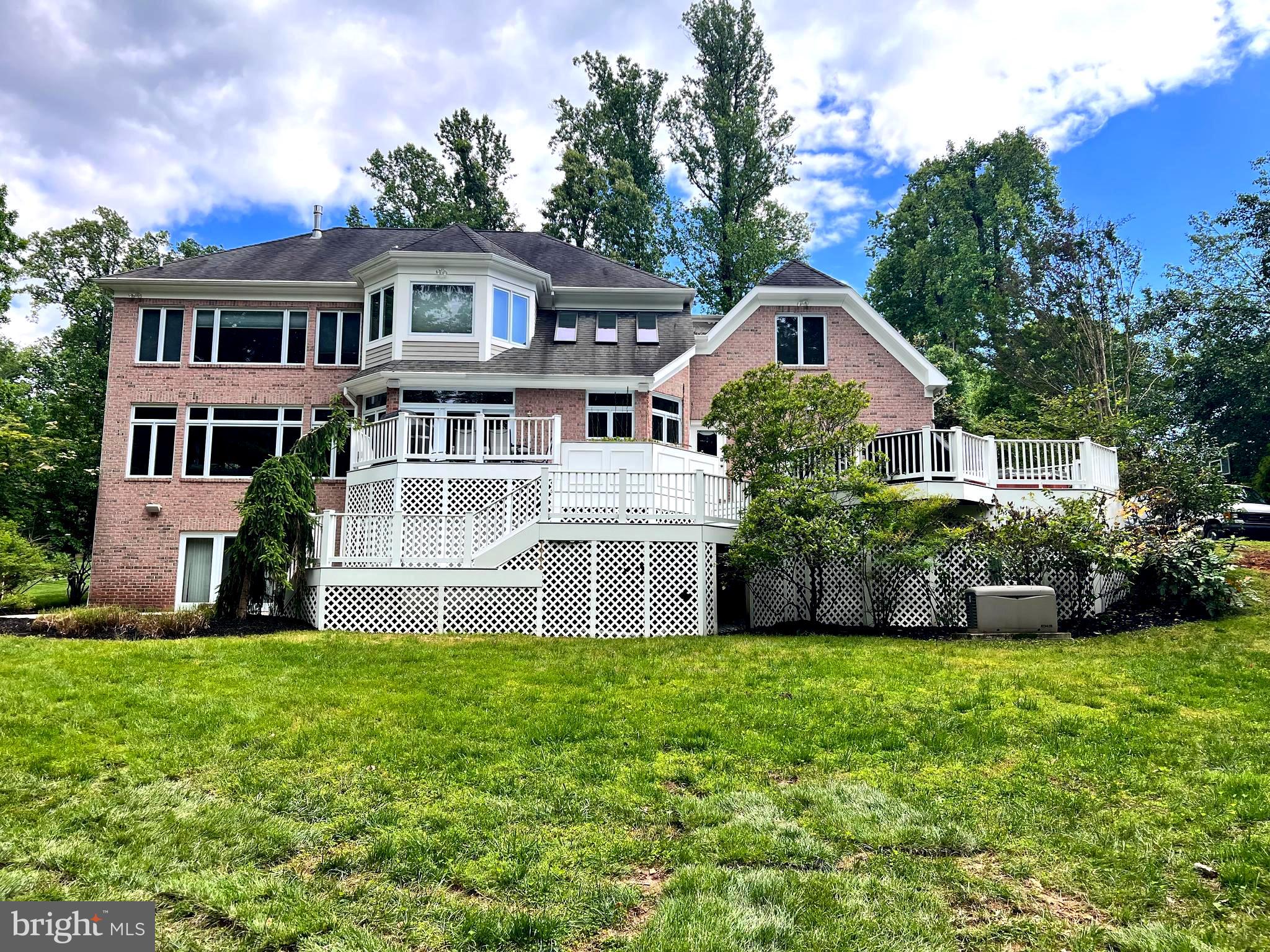 2610 CHESTNUT WOODS COURT