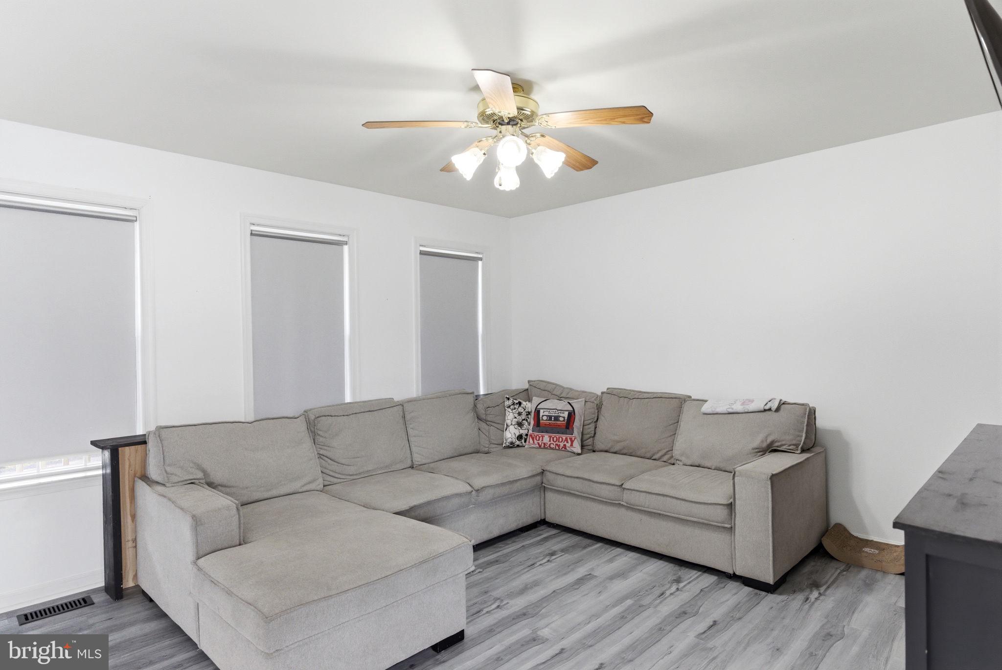 FORT HILL FARMS - Residential