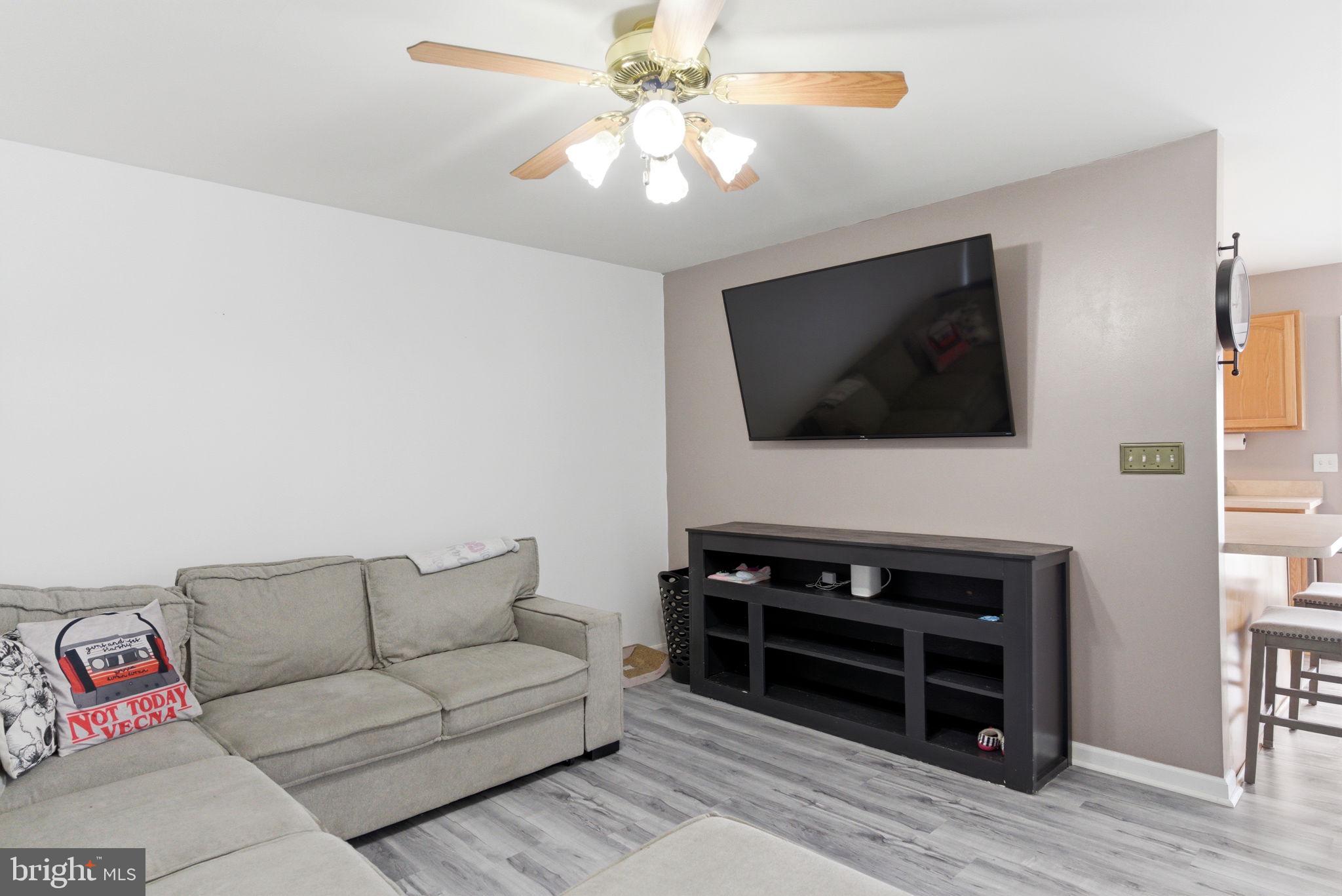 FORT HILL FARMS - Residential