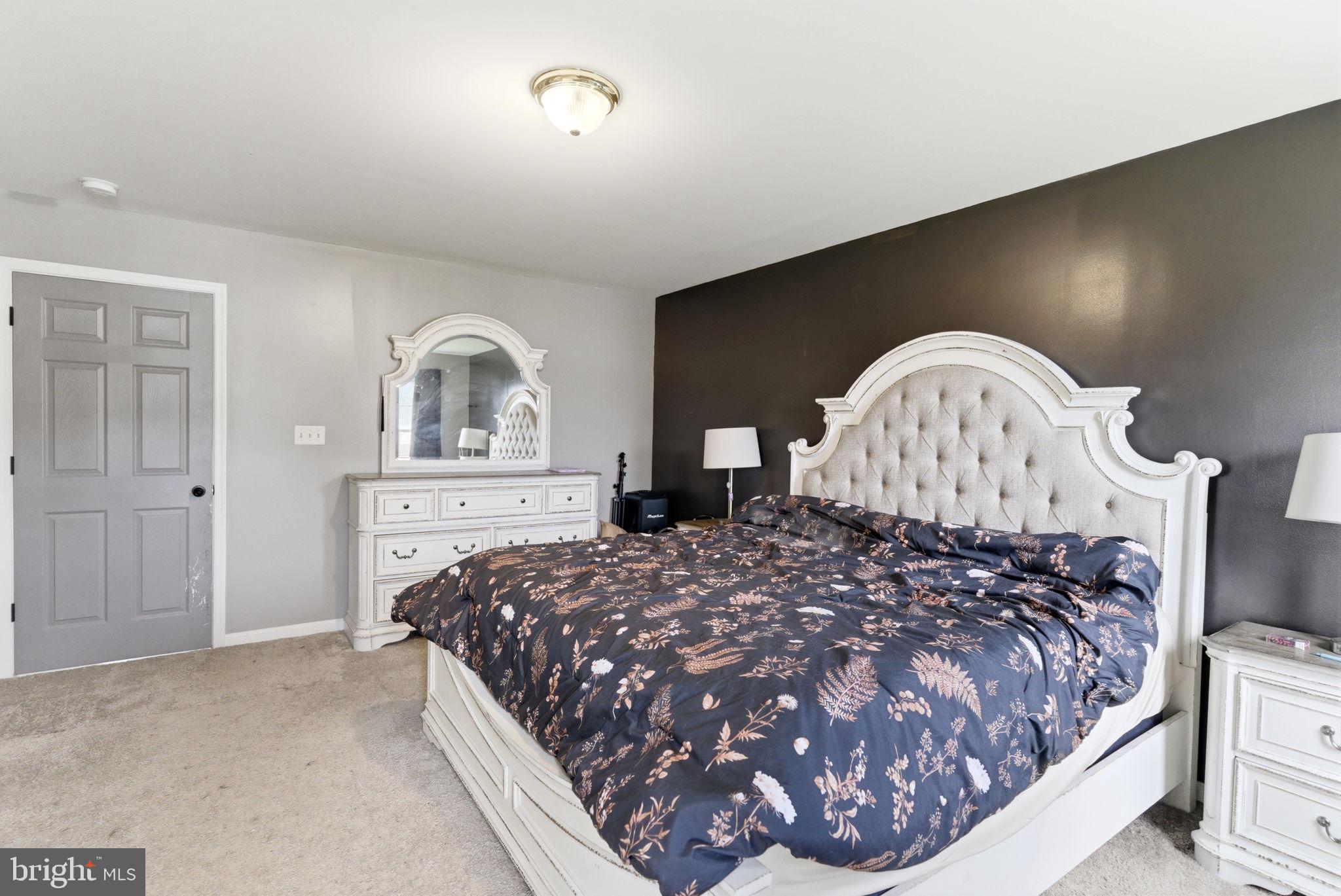 FORT HILL FARMS - Residential