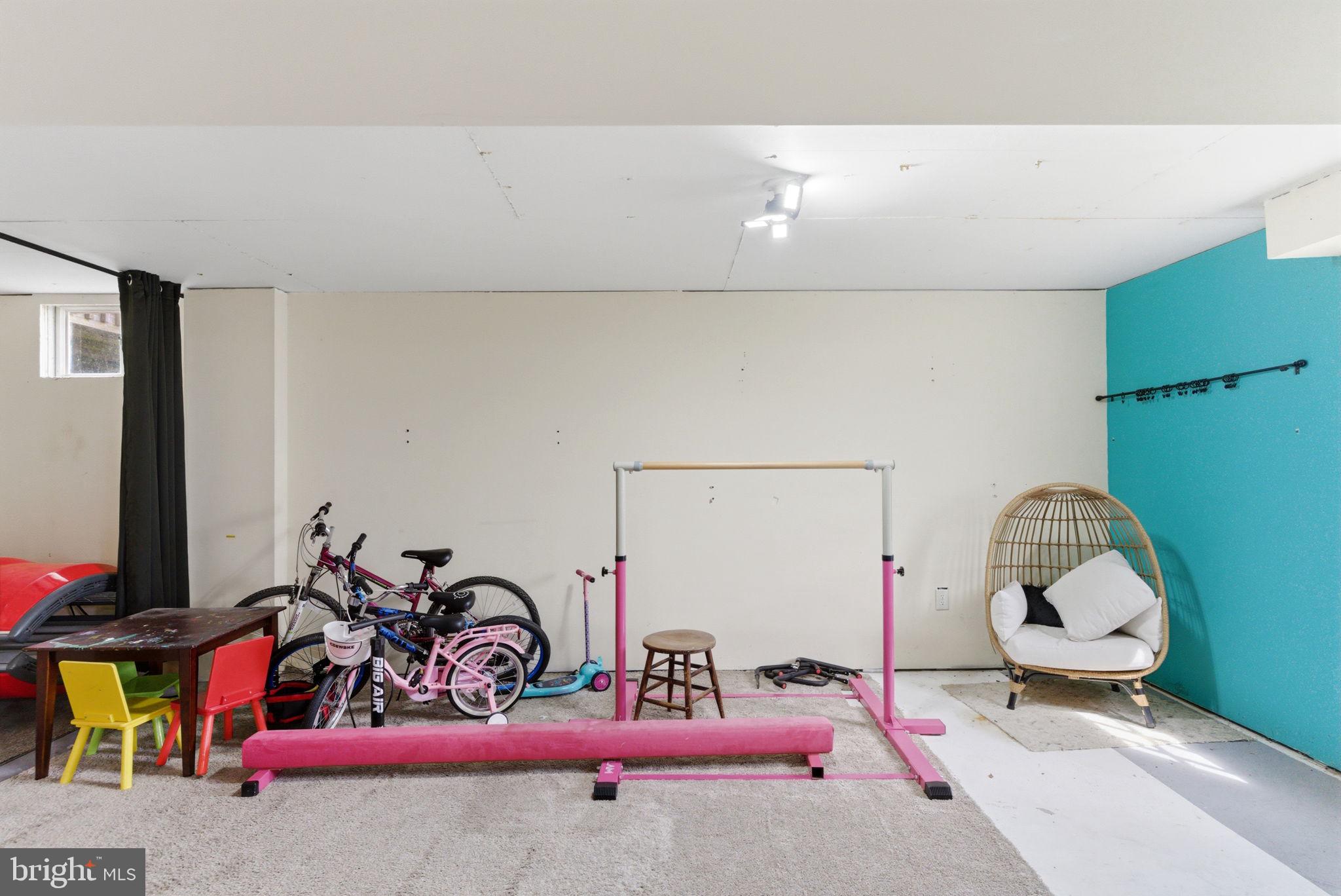 FORT HILL FARMS - Residential