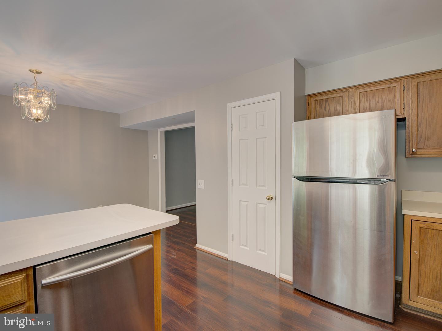 ENGLAND RUN TOWNHOUSES - Residential