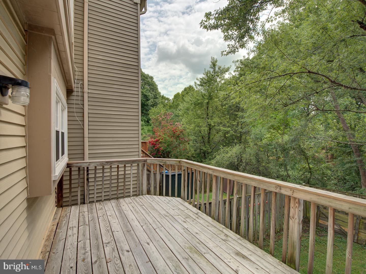 ENGLAND RUN TOWNHOUSES - Residential