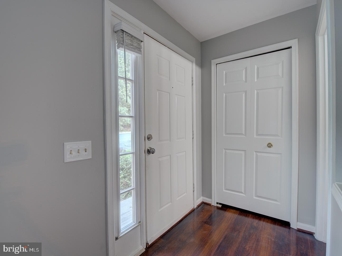 ENGLAND RUN TOWNHOUSES - Residential