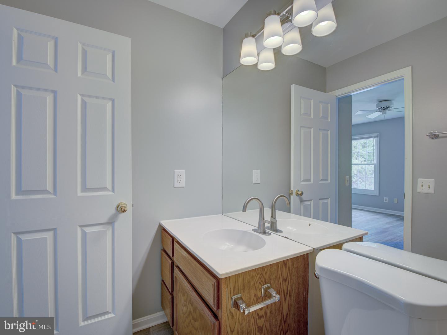 ENGLAND RUN TOWNHOUSES - Residential