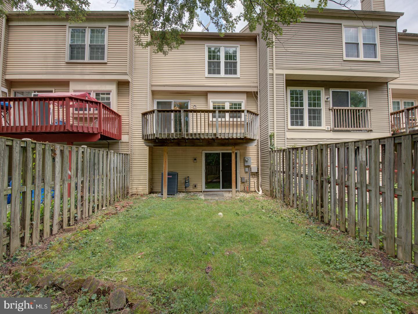 ENGLAND RUN TOWNHOUSES - Residential