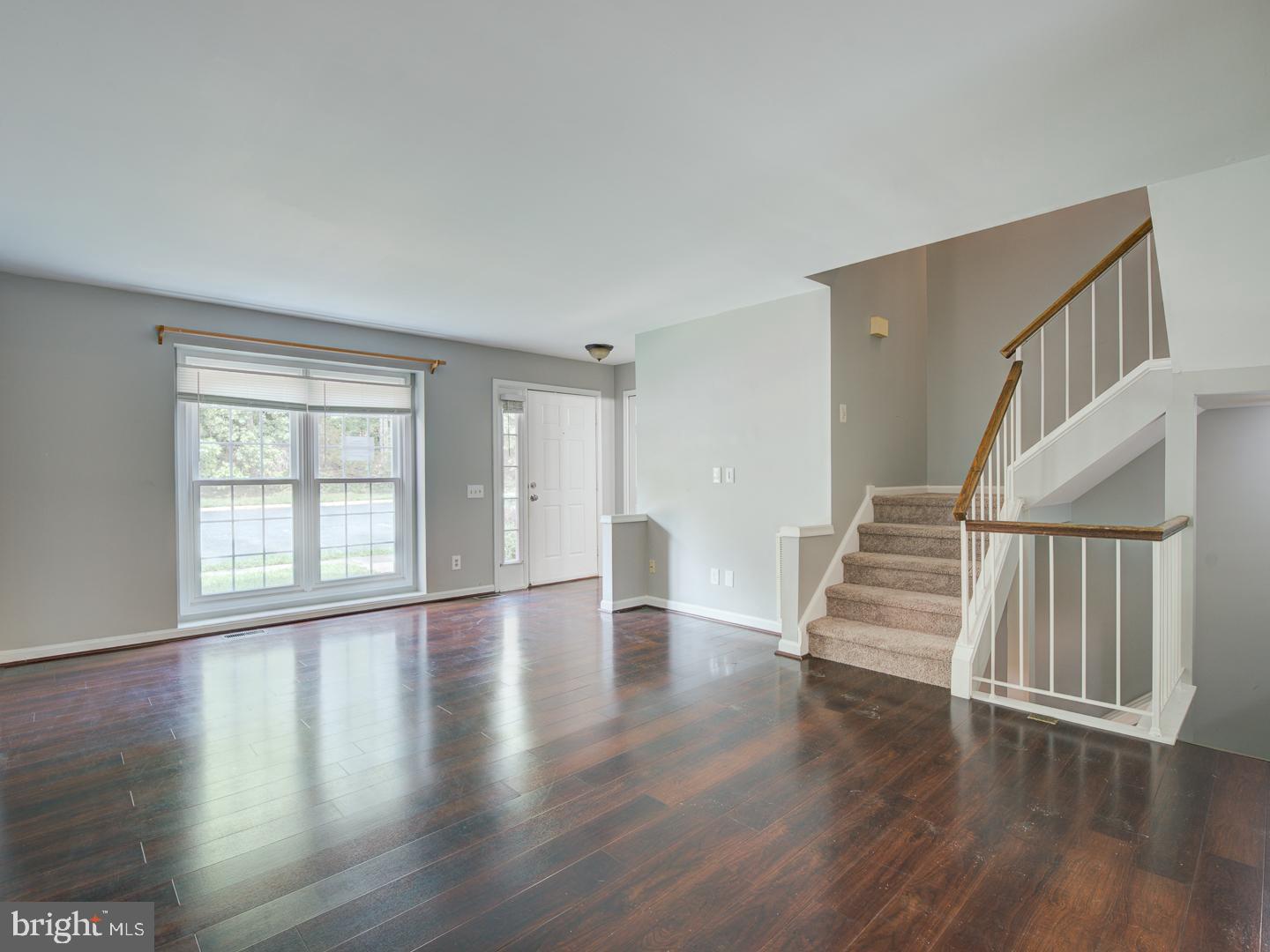 ENGLAND RUN TOWNHOUSES - Residential