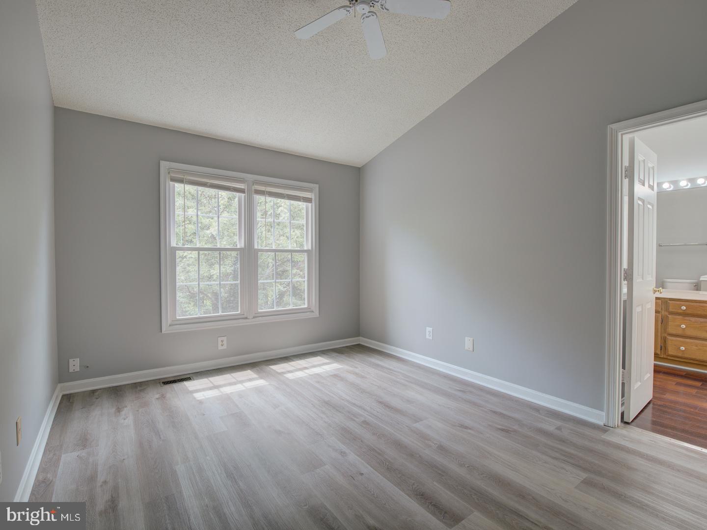 ENGLAND RUN TOWNHOUSES - Residential