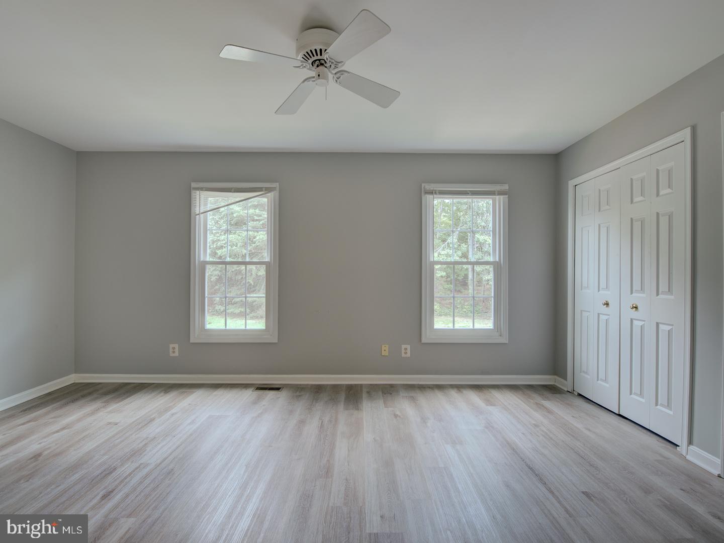 ENGLAND RUN TOWNHOUSES - Residential