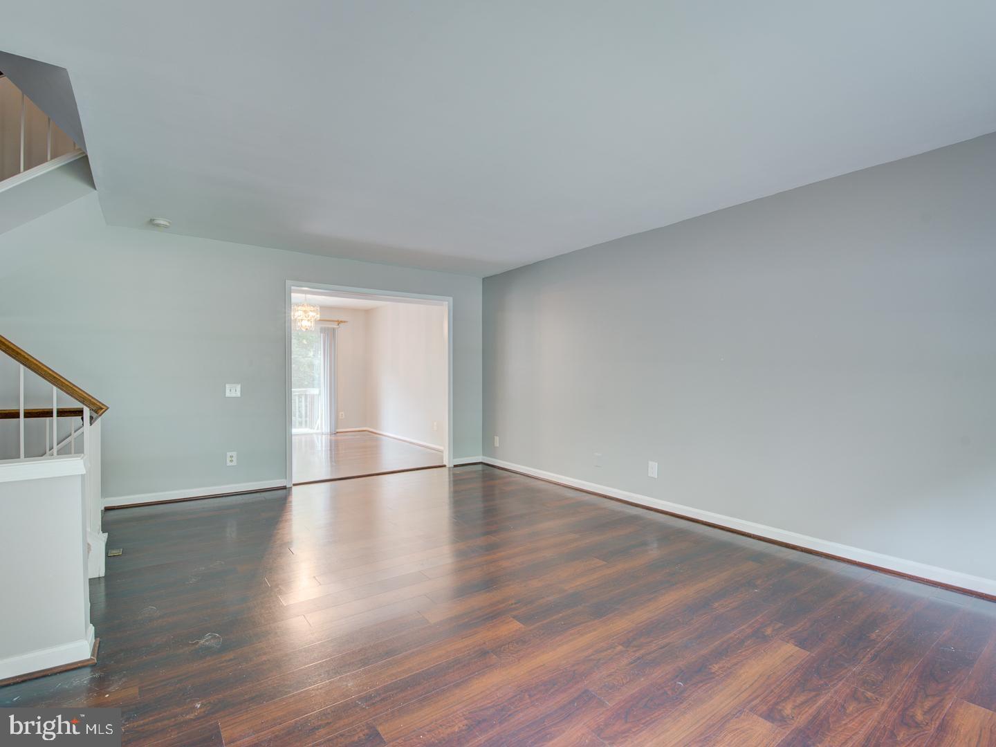 ENGLAND RUN TOWNHOUSES - Residential