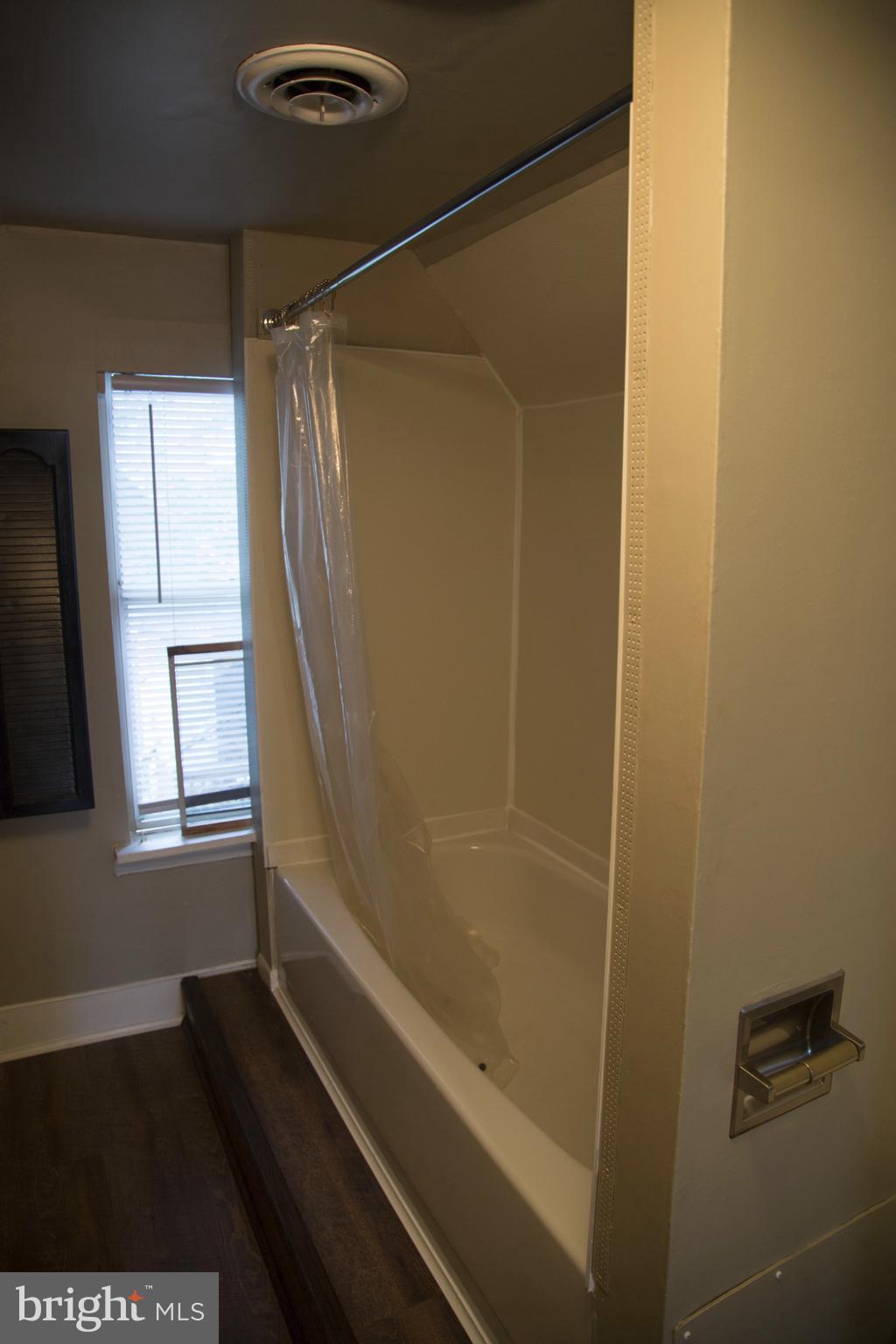 LAURAVILLE HISTORIC DISTRICT - Residential Lease