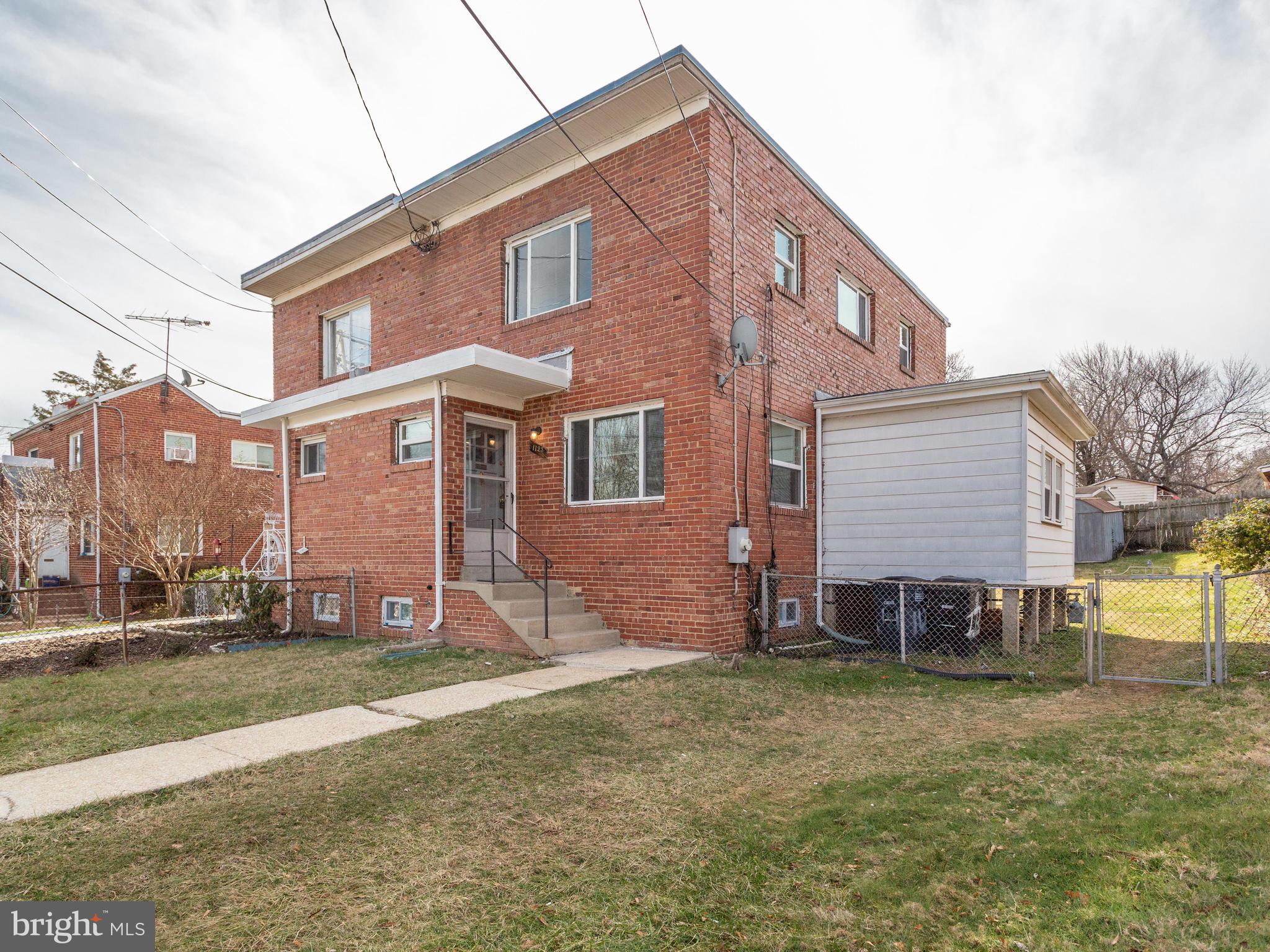 Come and see this beautiful 3 Bed room and 2 1/2 Bathroom, hard wood floor, semi detached town house fully renovated. It has a brand new HVAC, roof, window and appliances, including new washer and dryer. Fully fenced backyard. Finished lower level with full bath plus extra room in the basement and office space in the main floor. Located near University BLVD and Langley park. Near shopping center.