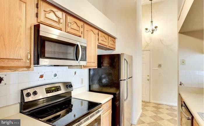 SHERBROOKE CONDO - Residential Lease