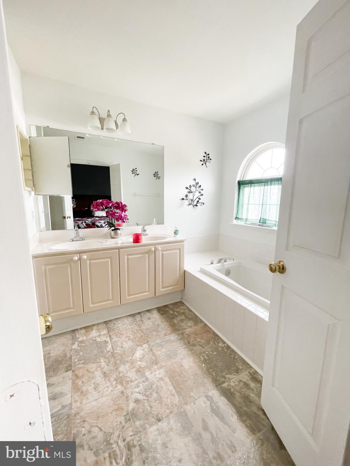 SOUTHLAKE AT MONTCLAIR - Residential