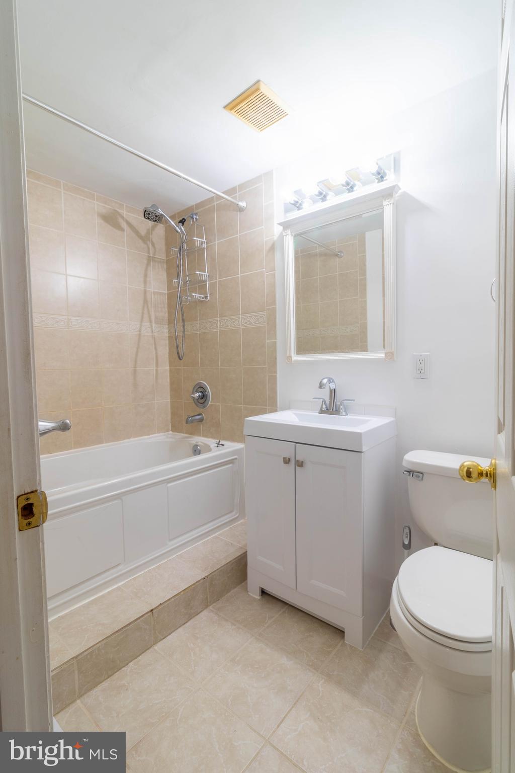 WASHINGTON VILLAGE - Residential Lease