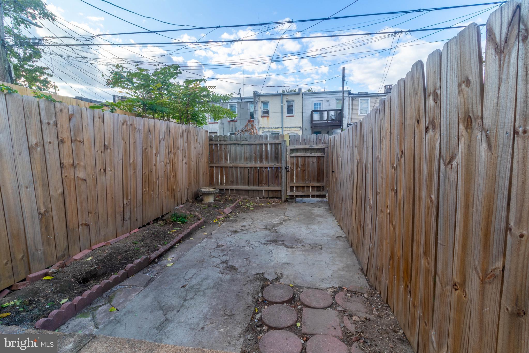 WASHINGTON VILLAGE - Residential Lease