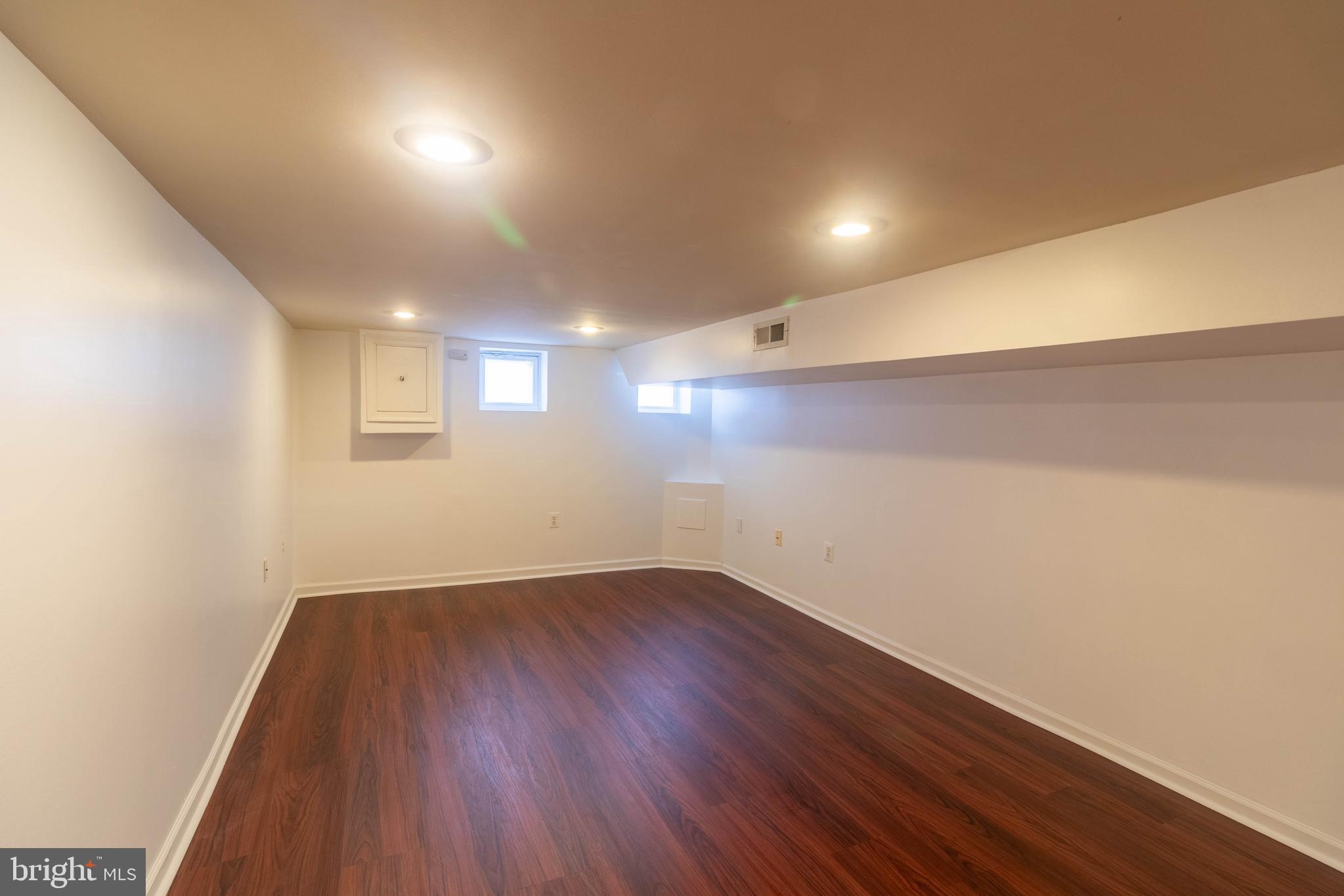 WASHINGTON VILLAGE - Residential Lease