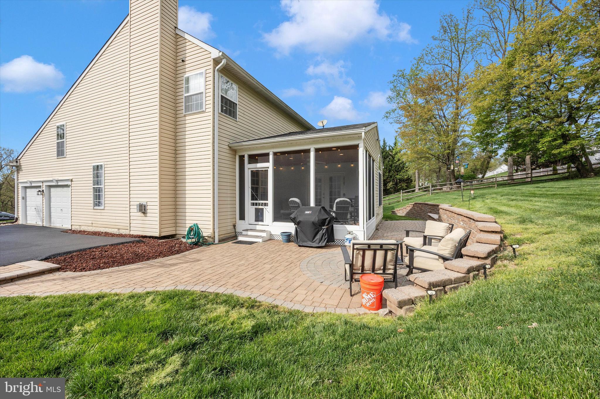 RIVER OAKS - Residential