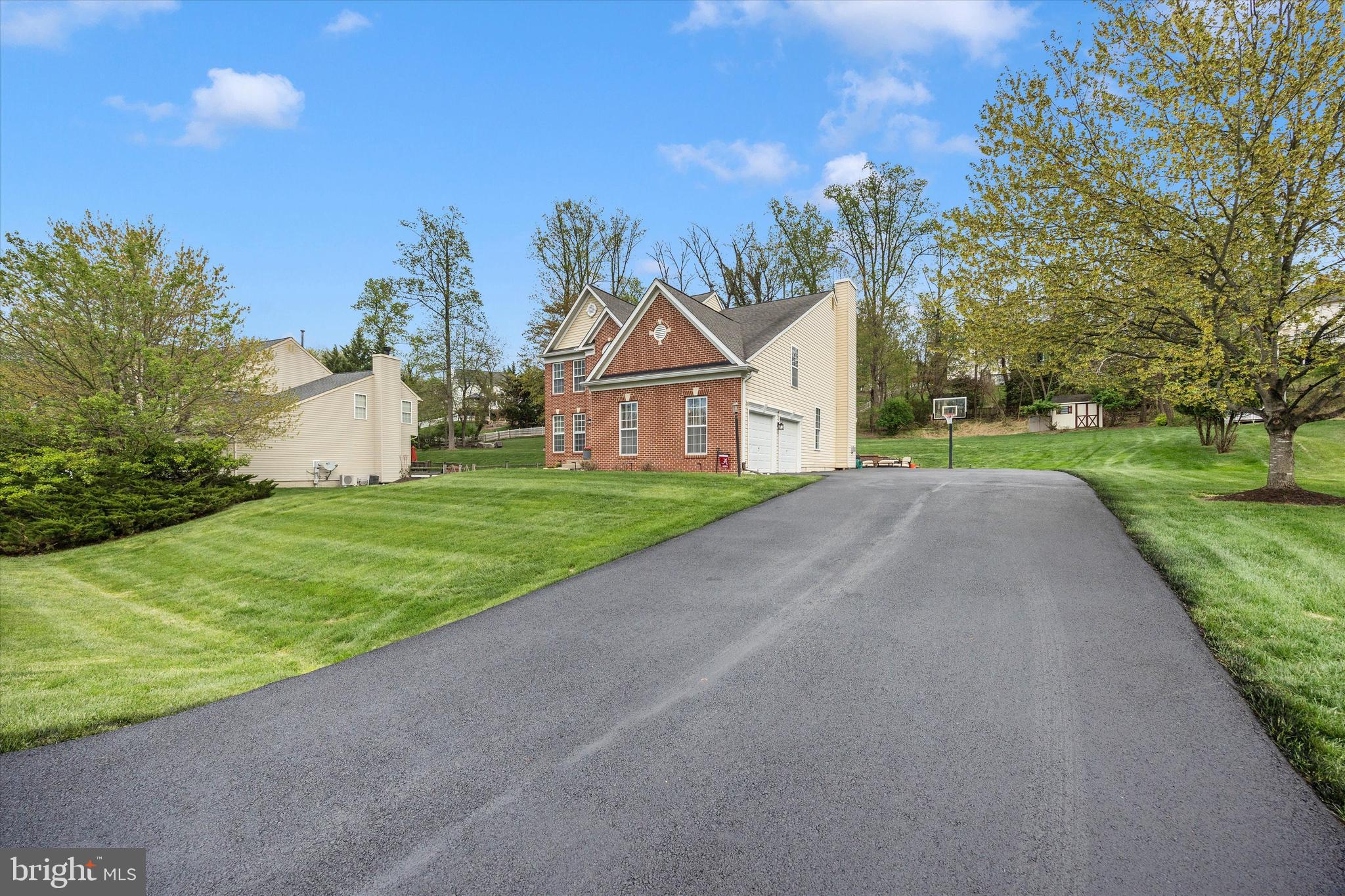 RIVER OAKS - Residential