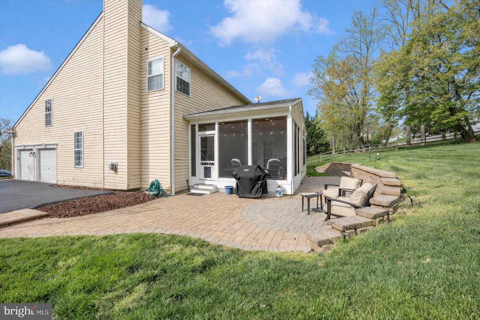 RIVER OAKS - Residential