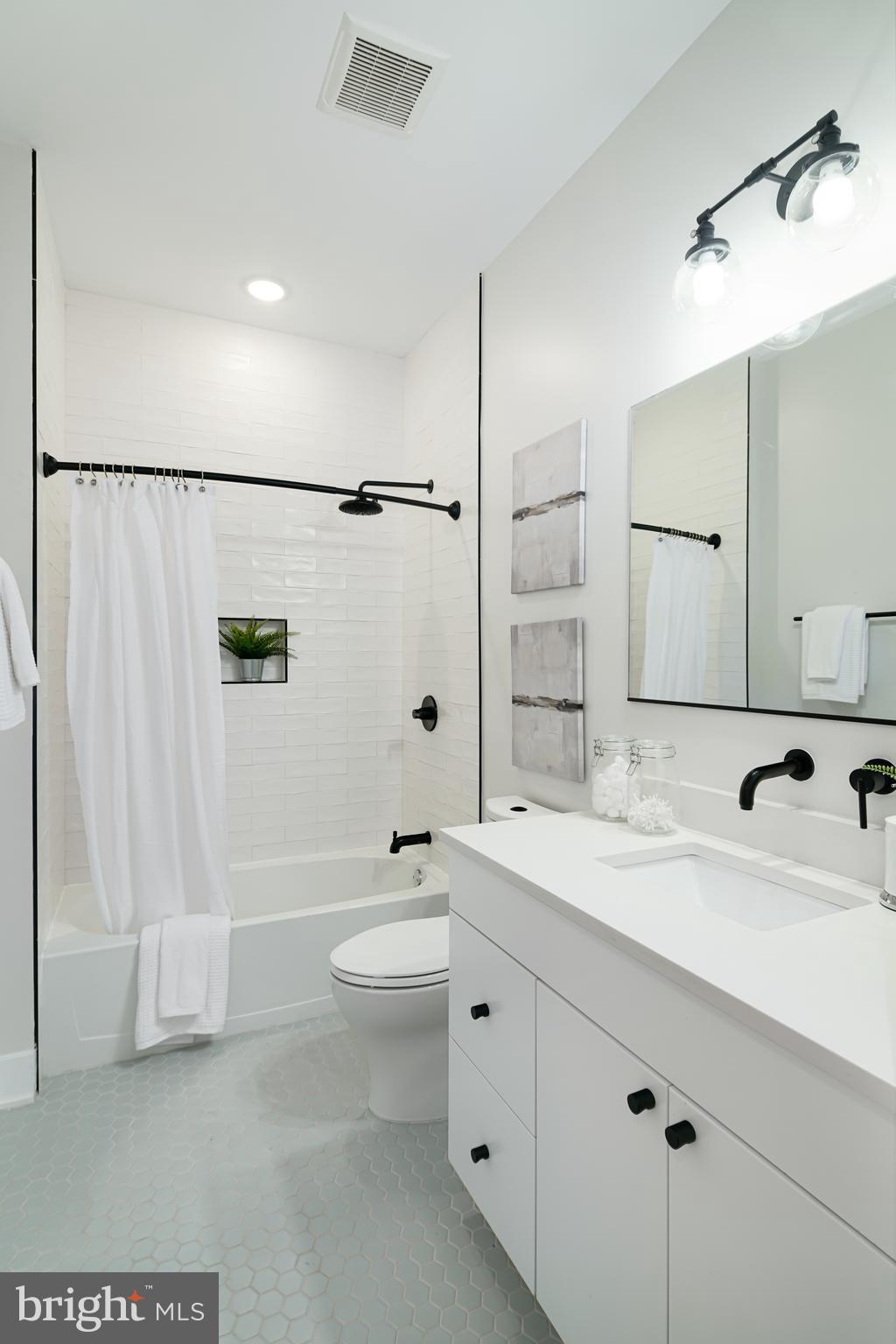 FRANCISVILLE - Residential Lease