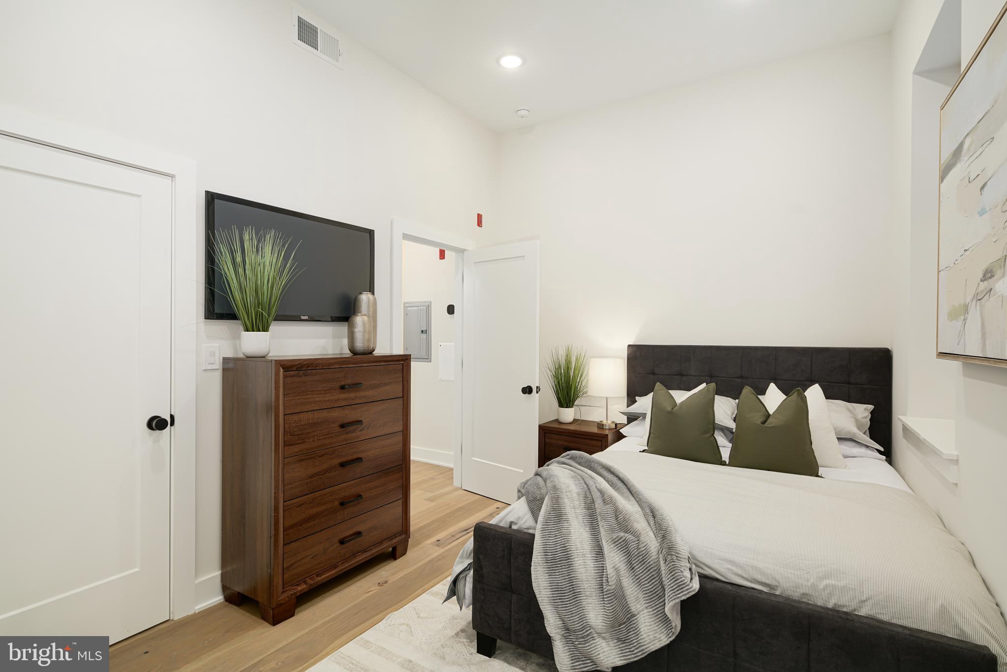 FRANCISVILLE - Residential Lease