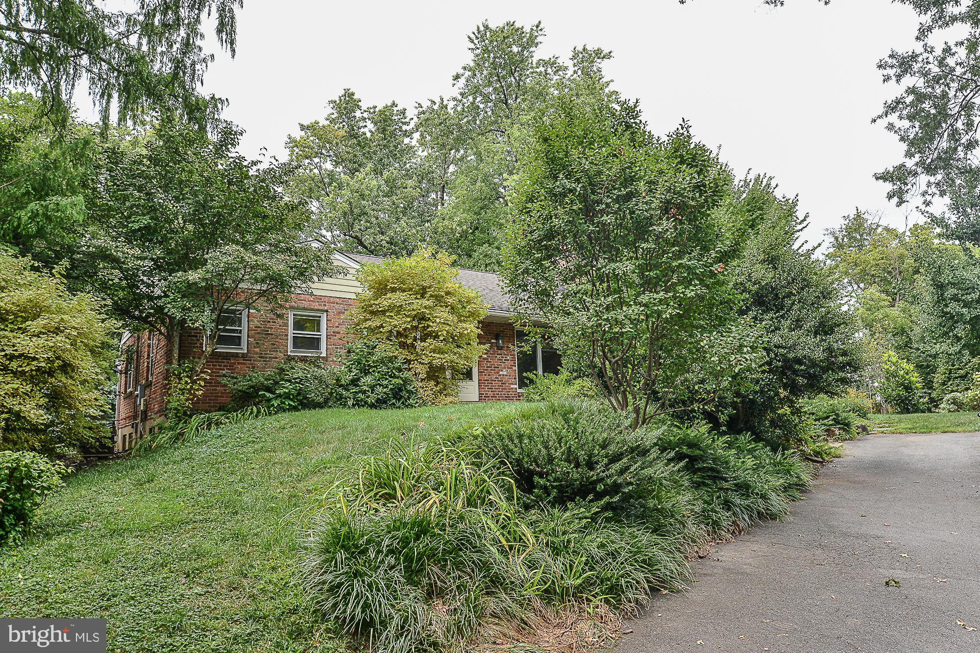 137 COURTHOUSE ROAD SW