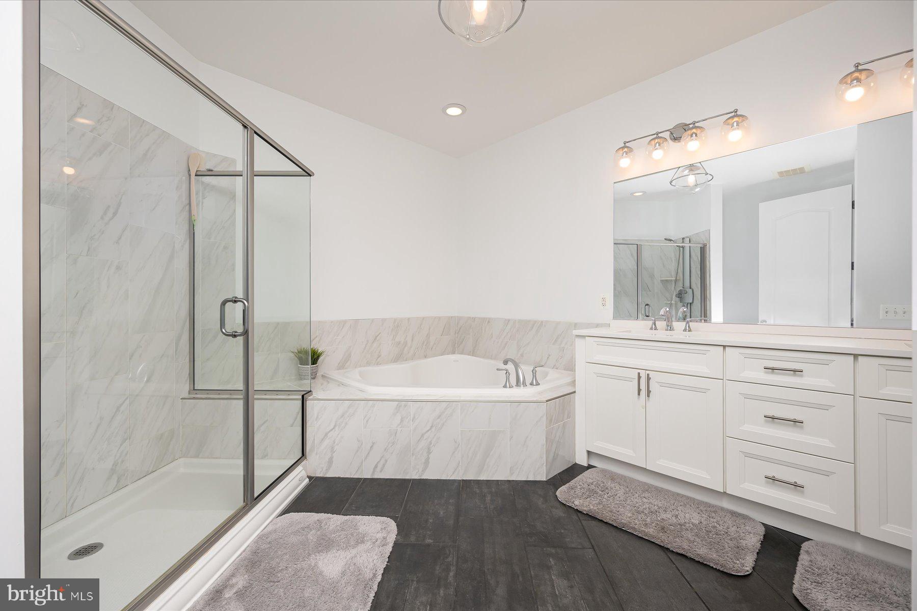 GRANDVIEW AT ANNAPOLIS TOWNE CENTRE - Residential